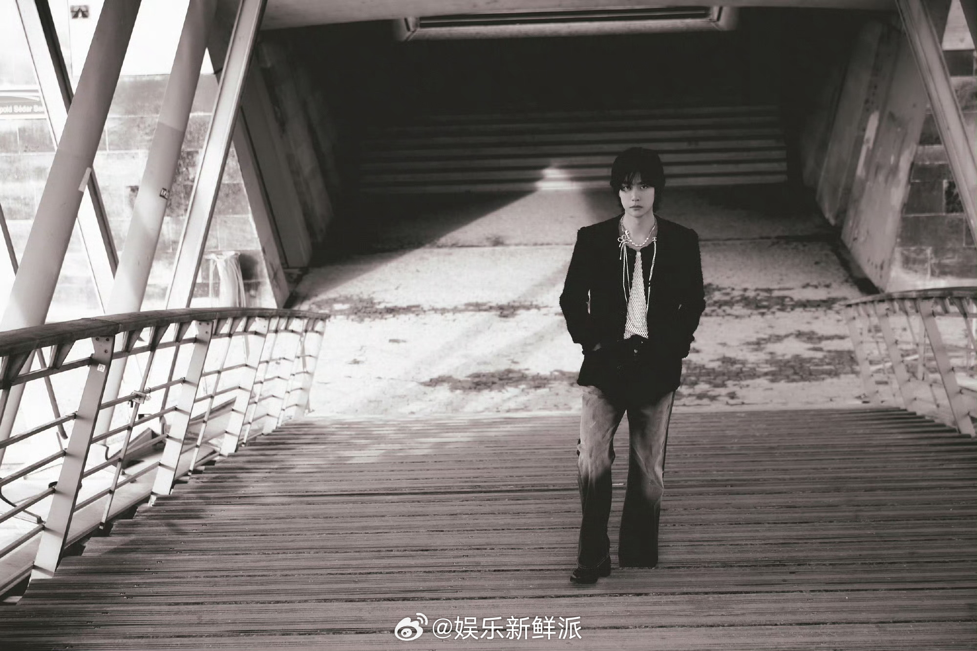 派酱安利王一博这段好有电影感如果你问什么是电影感？我将把这套图重新搬出来河畔的风