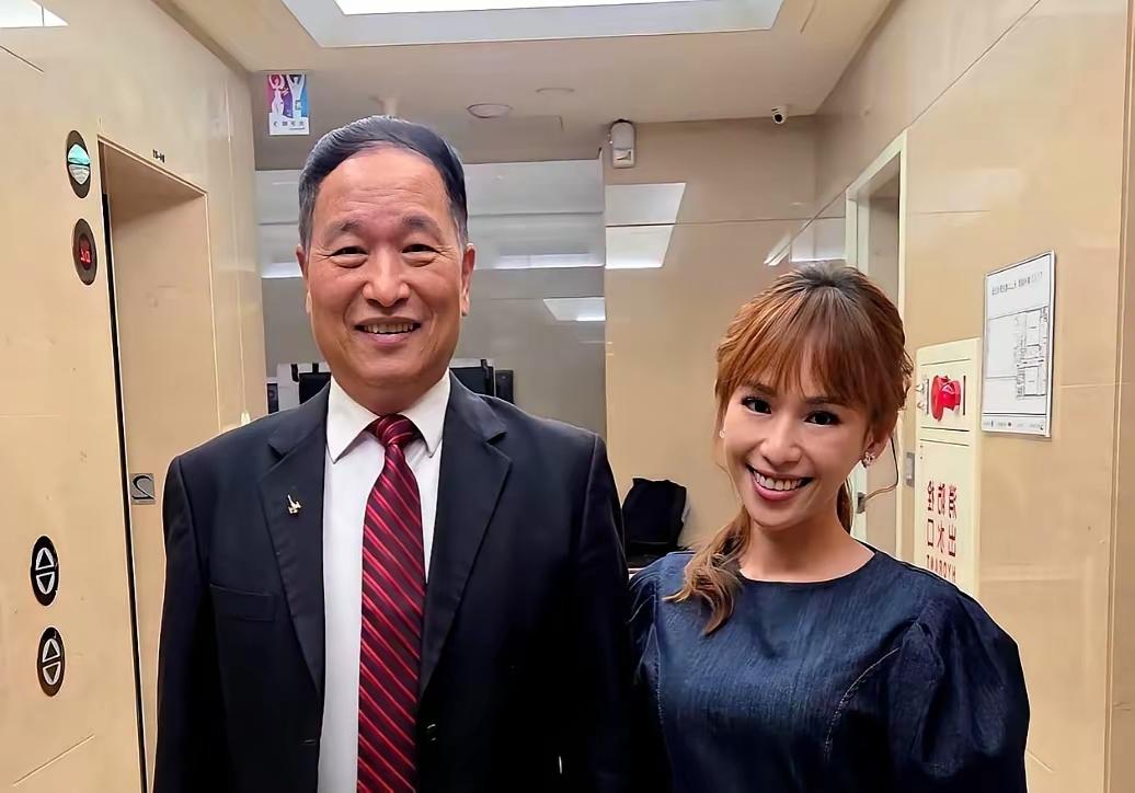 当一个叫张延廷的中将，拿着两万多退休金，本可在公园晒太阳时，却反手撕掉 “养老剧