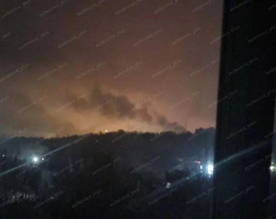 “不是烟头干的！”：萨拉托夫炼油厂喜迎“空中快递”，俄国防部声称击落 45 架无