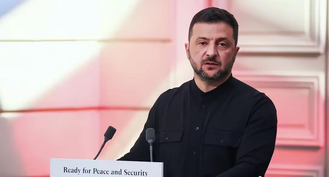 泽连斯基正遭内外夹攻！对外，军援摇摆，特朗普停援逼欧接盘；对内，任期届满合法性存