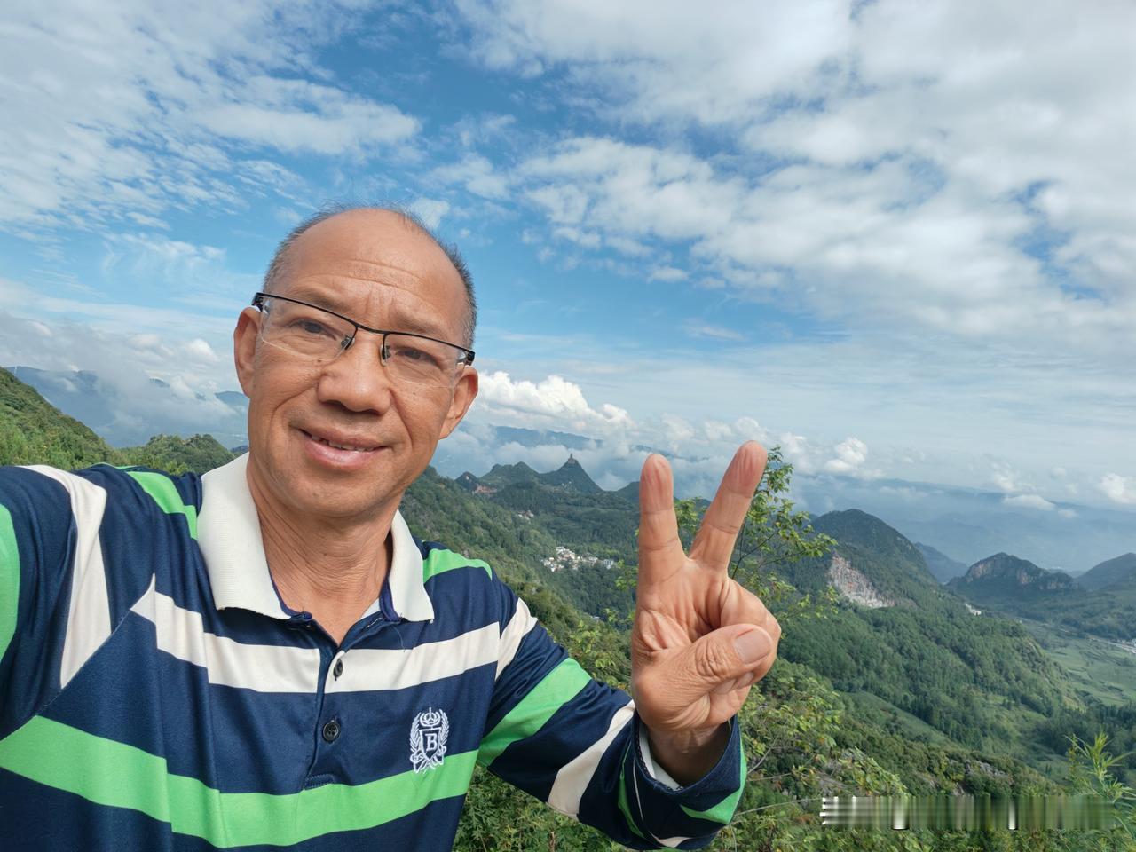 流浪贵州第46天
   昨晚睡得比较早，因为今天要早起，要离开西冲玉带度假景区。