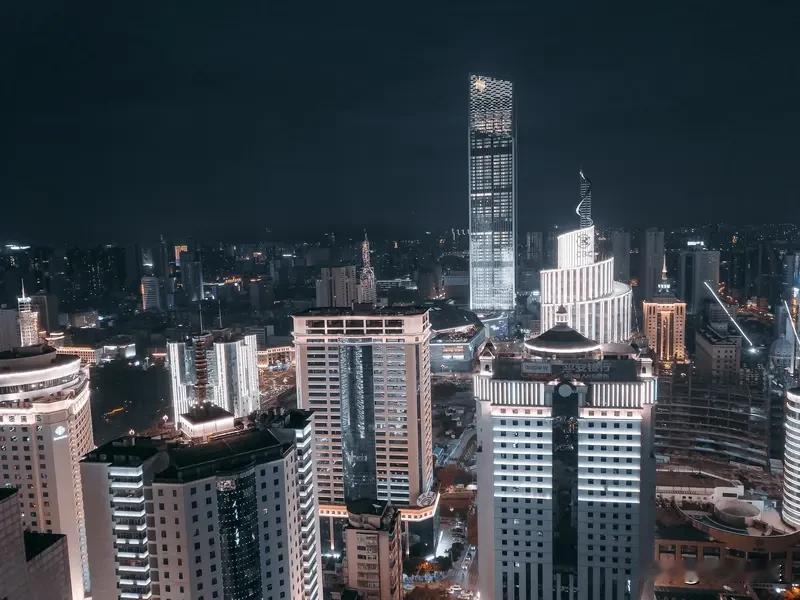 “命里有时终须有”，我接“运中无处莫苦求”。
其实有些东西命里没有，再怎么苦求也