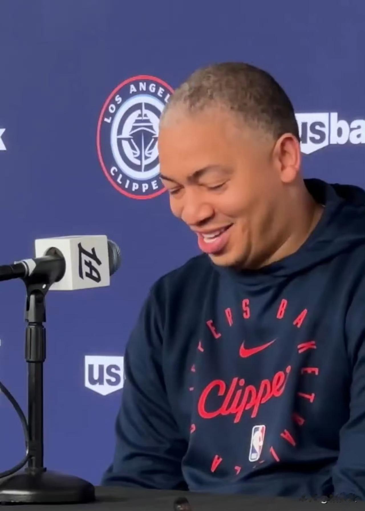 自夸！卢：如果少失误快船进攻效率是前四
今天快船主教练泰伦卢接受了记者的采访。在