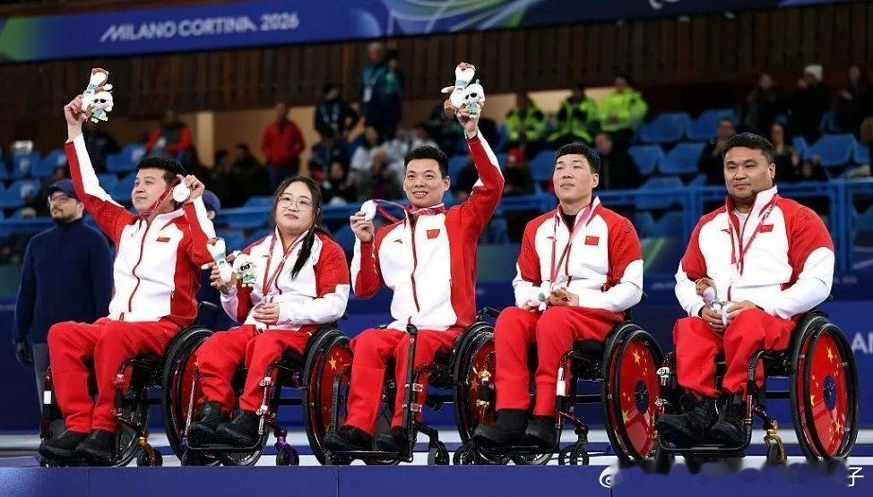 【光明日报】光明日报 | 中国轮椅冰壶队：“心稳了，壶就稳了。当地时间3月14日