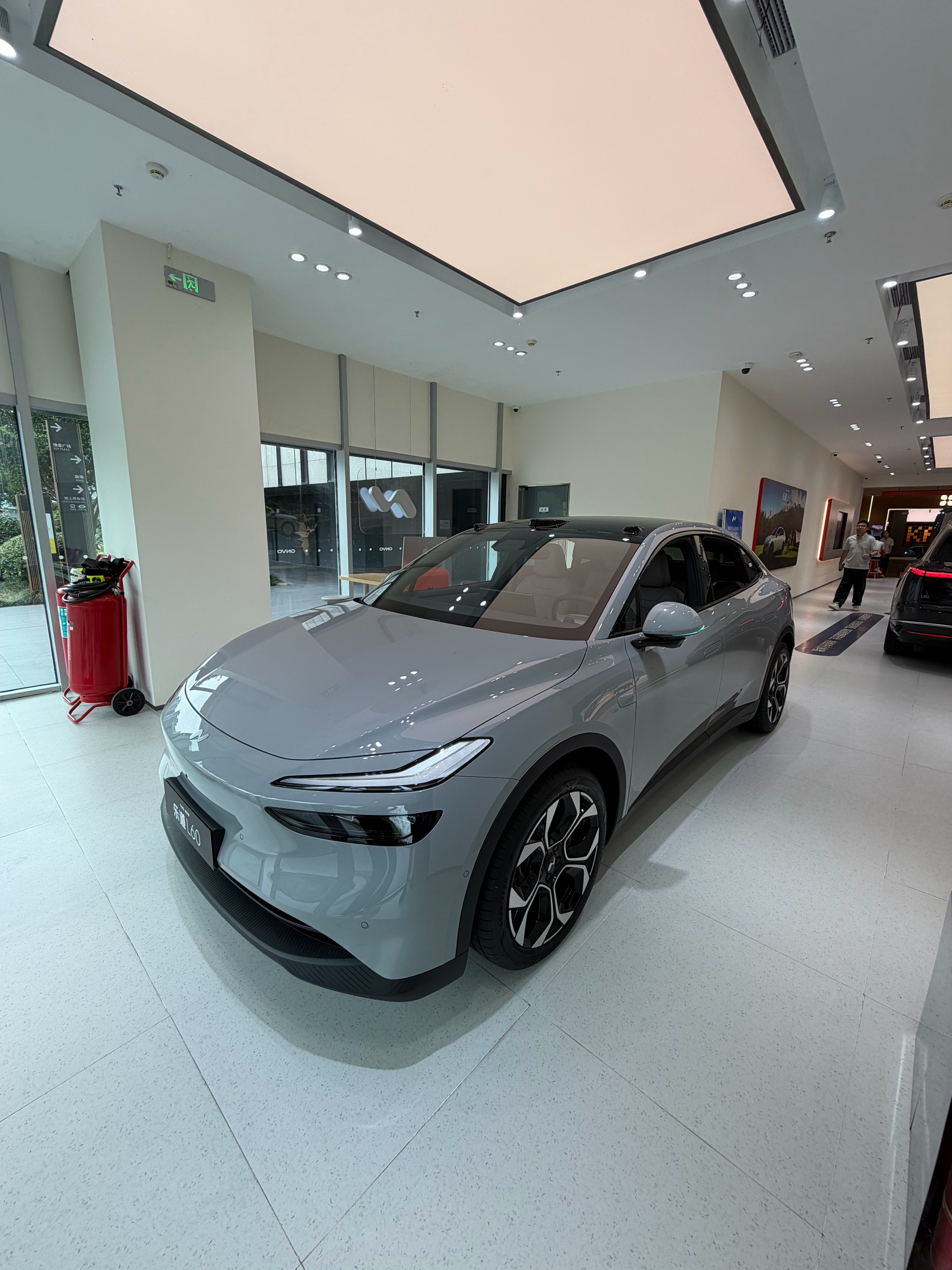 电车 价格下午进店看了一下乐道，L60加量不加价、配置越来越完善，L80后排大到