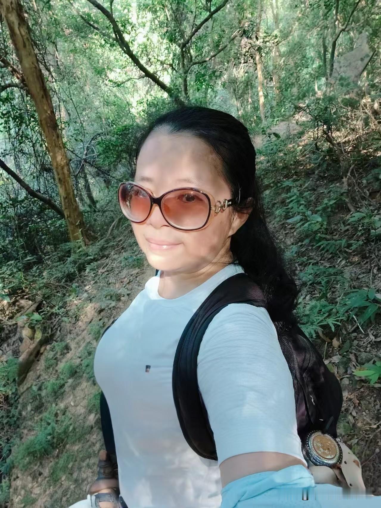 我快50的人了，还被小学生叫姐姐，能不能别这么自恋？能。可这是事实呀。

我是研