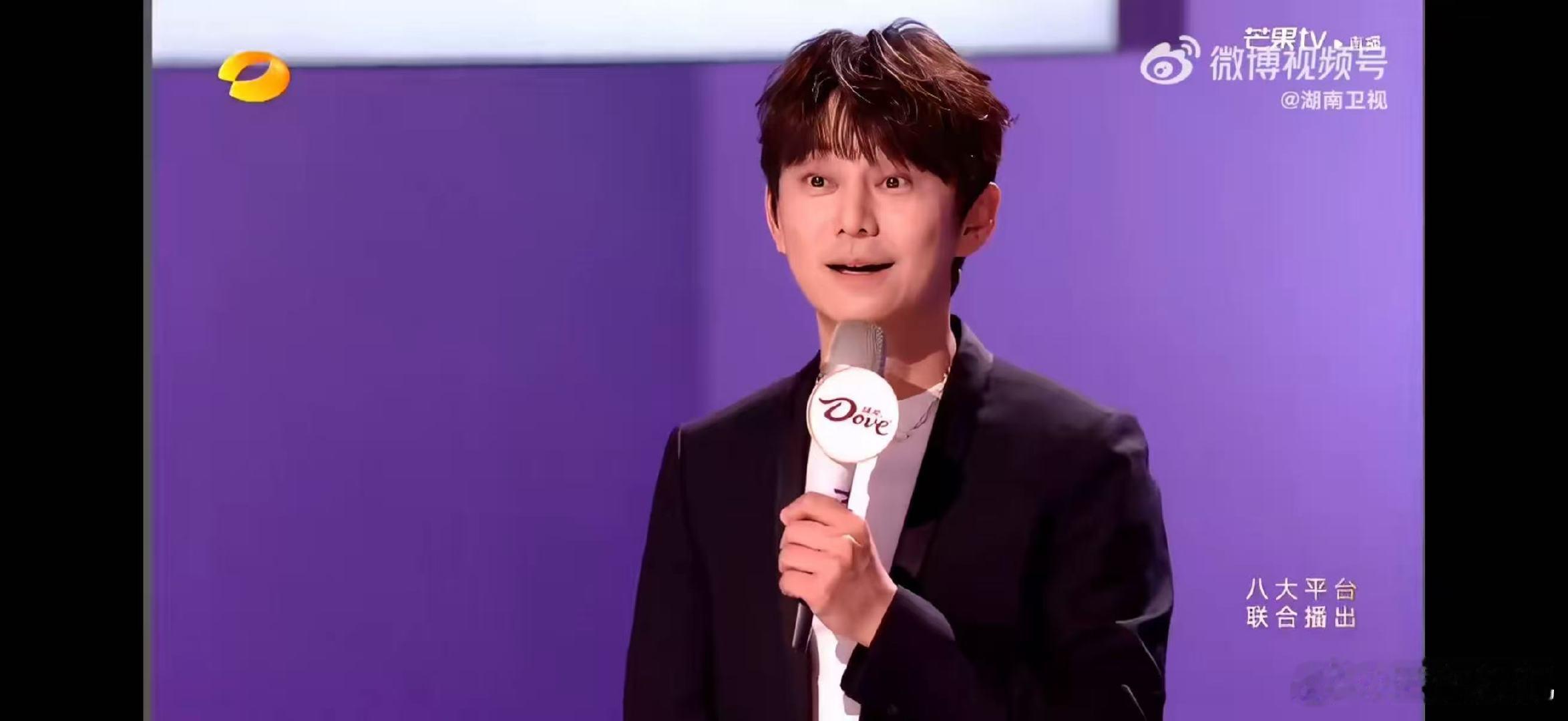 声鸣远扬直播高能！何炅提议加晋级名额，一句 “这是我活该的” 幽默拉满 