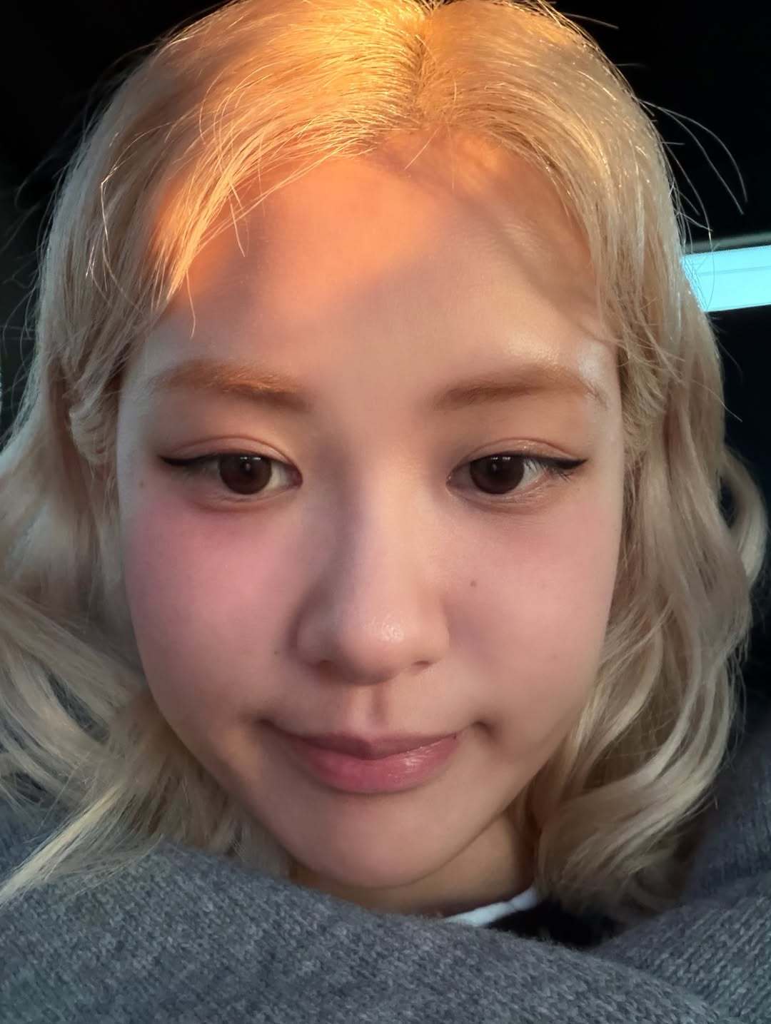 260201 Rosé更新 IG“🌝”萌晕😍 