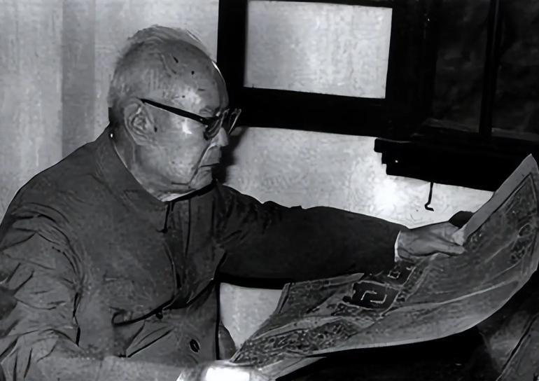 1986年，89岁的叶剑英去世了，却留下了一个至今被人反复提及的谜团：他一生经历