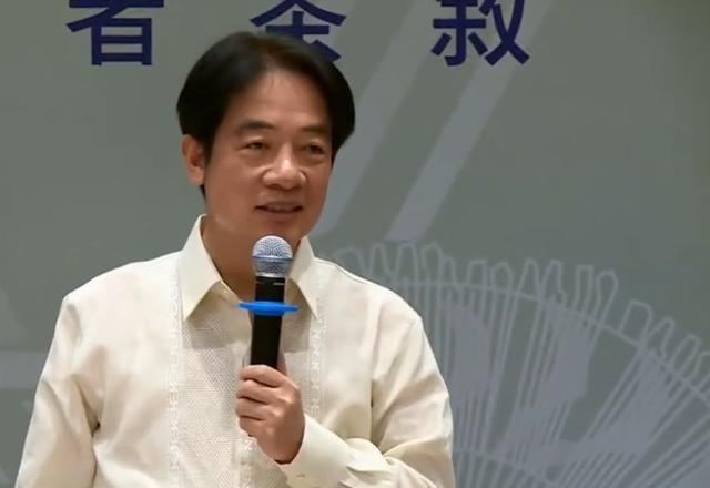 目前摆在我们面前的三件大事，务必快速解决！第一，务必快速解决台湾问题；第二，就是