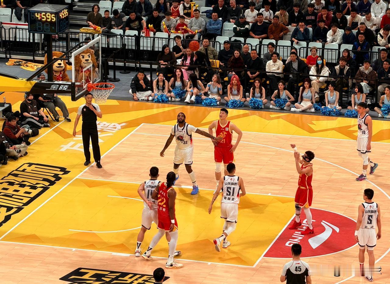浙江广厦完成主场复仇，以86:77战胜山东高速，终结四连胜！山东高速在缺少高诗岩