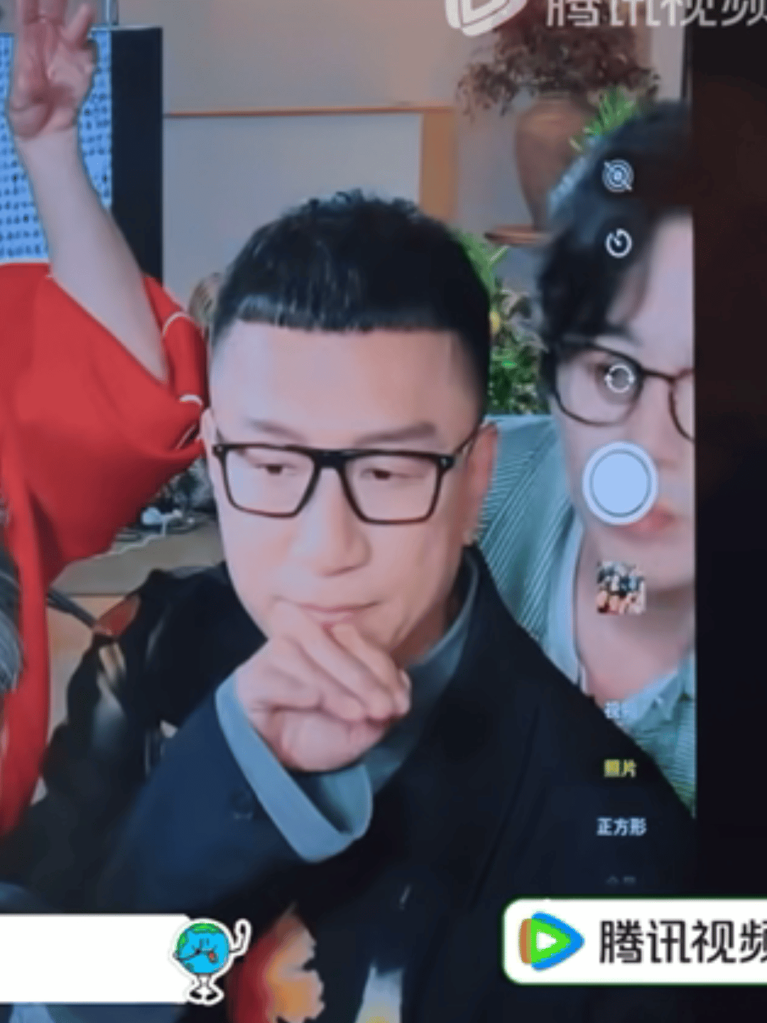 我也想要贴贴🥺 ​​​