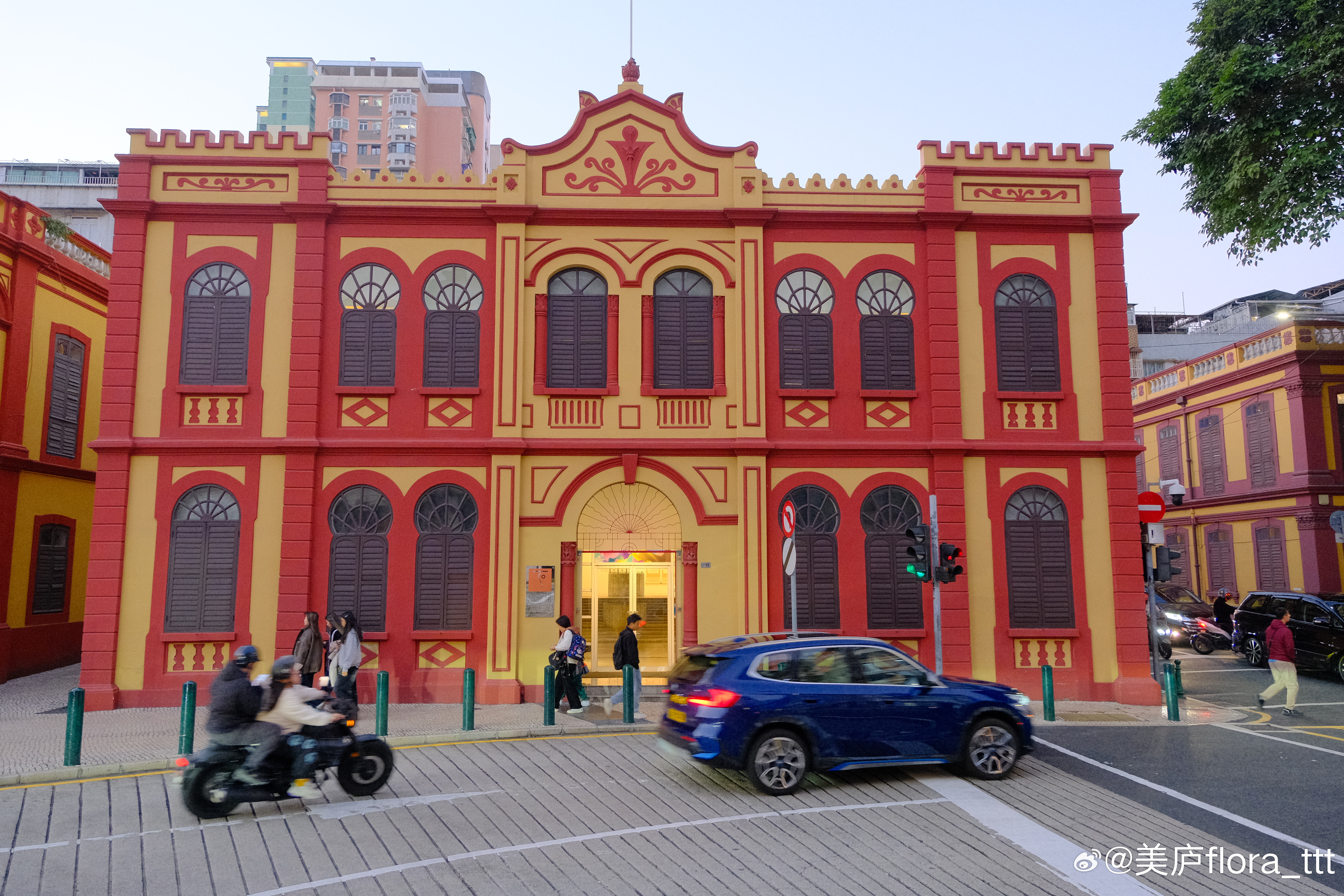 五颜六色的房子🏠品种繁多的美食氹仔高大上的酒店半岛狭窄的街巷一半纸醉金迷 一半