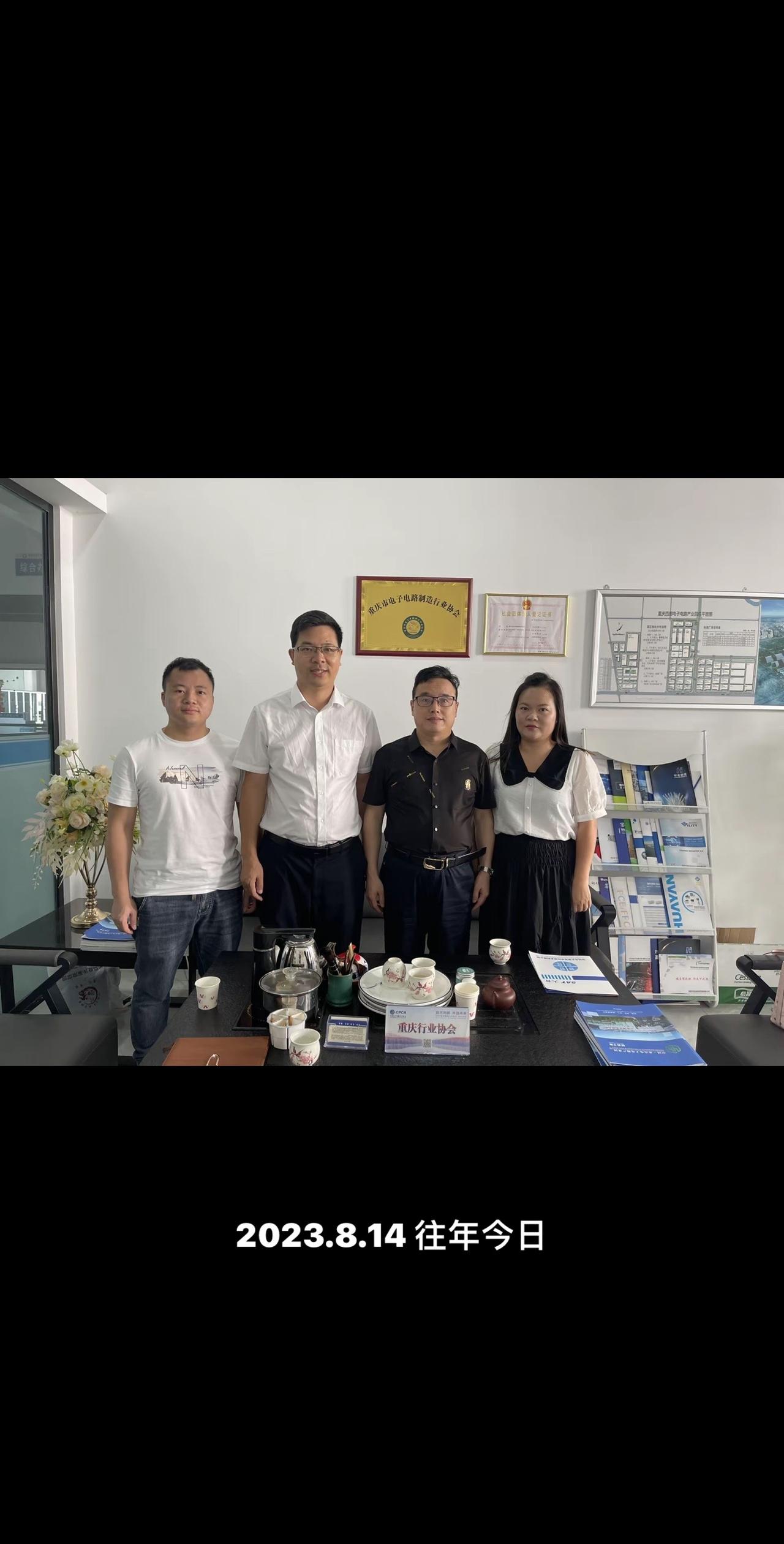 无论从事什么行业
只要做好两件事就够了
一个是专业，一个是人品
专业决定了你的存