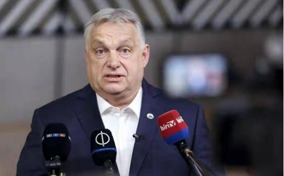 匈牙利总理欧尔班，近日在接受美国博主诺法尔采访时直言不讳地说：我认为有人能打败中