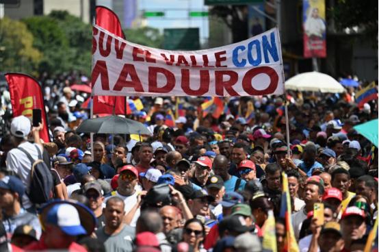 马杜罗儿子开始行动，呼吁支持者走上街头，矛头指向出卖父亲的叛徒？
 
当地时间 