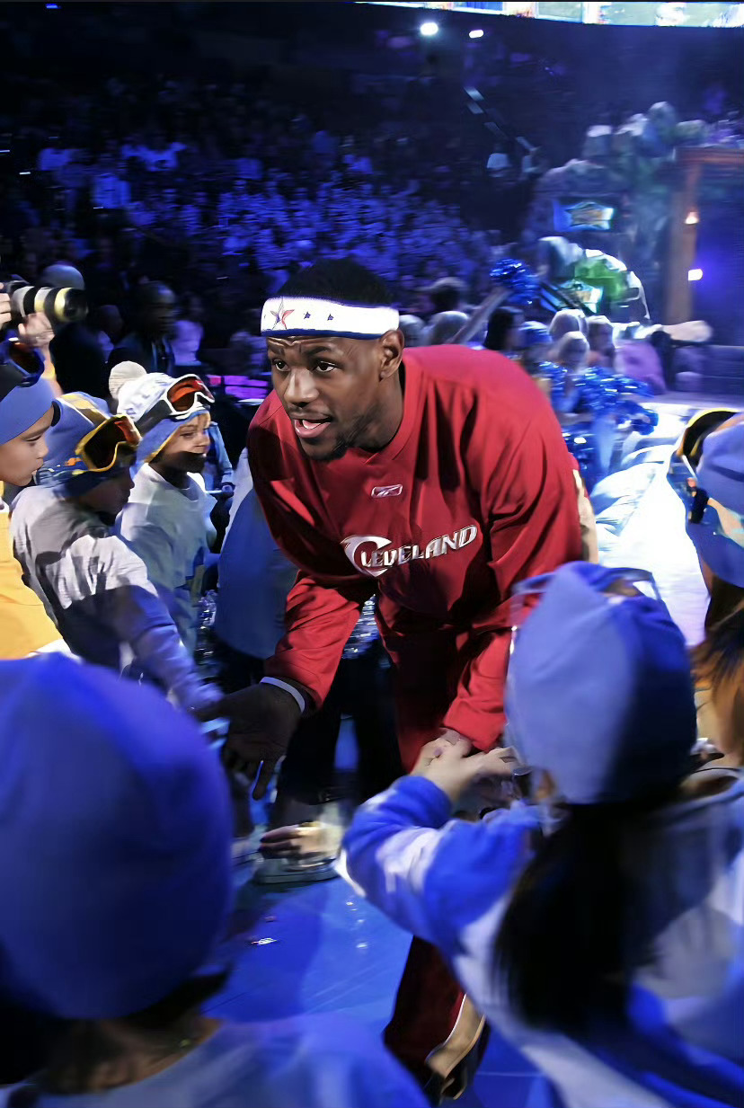 Young rookie.克利夫兰骑士骑士nba詹姆斯