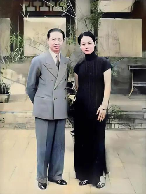 1961年，梅兰芳因心肌梗塞在京逝世，周总理特批一副阴沉木棺材做灵枢，修墓时，二