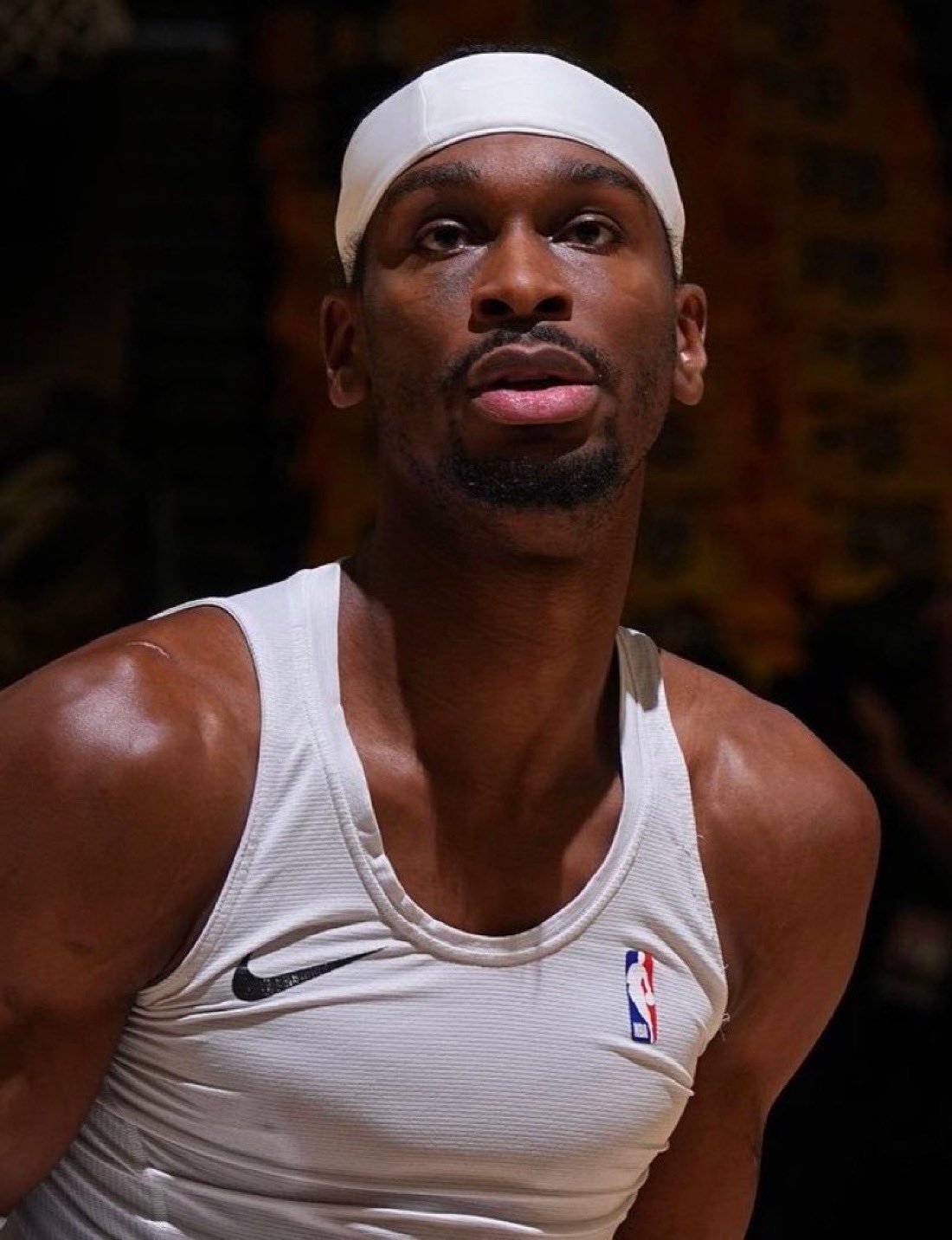 亚历山大31分9篮板4助攻3封盖1抢断，雷霆击败国王，五连胜了。26中14，只有