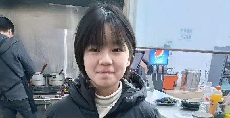 女孩失联15天家属悬赏百万寻人：找到一只拖鞋，暂无新线索  ​​​