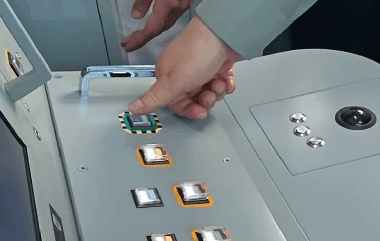 这才是不明觉厉！
今天这个动图传遍全网，虽然不知道背后是什么黑科技，但只知道这项