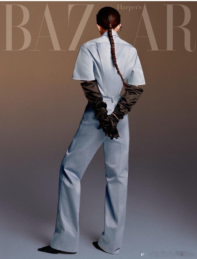 杨幂芭莎2026开季刊杨幂泡泡辫杨幂登芭莎2026开季刊，泡泡辫随性跃动，开季封