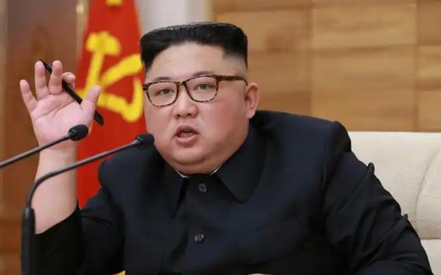 金正恩直接打电话给美国，而不是跟韩国扯皮，展现了他处理国际事务的大智慧。朝鲜切断