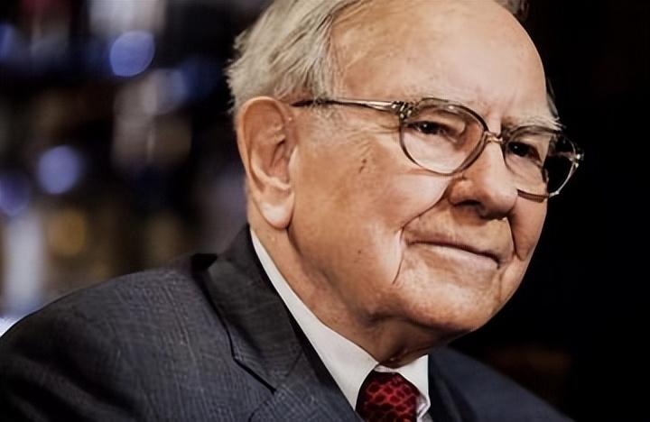 李嘉诚千亿套现离场，巴菲特手握巨资按兵不动，普通家庭理财该如何转向

李嘉诚近年