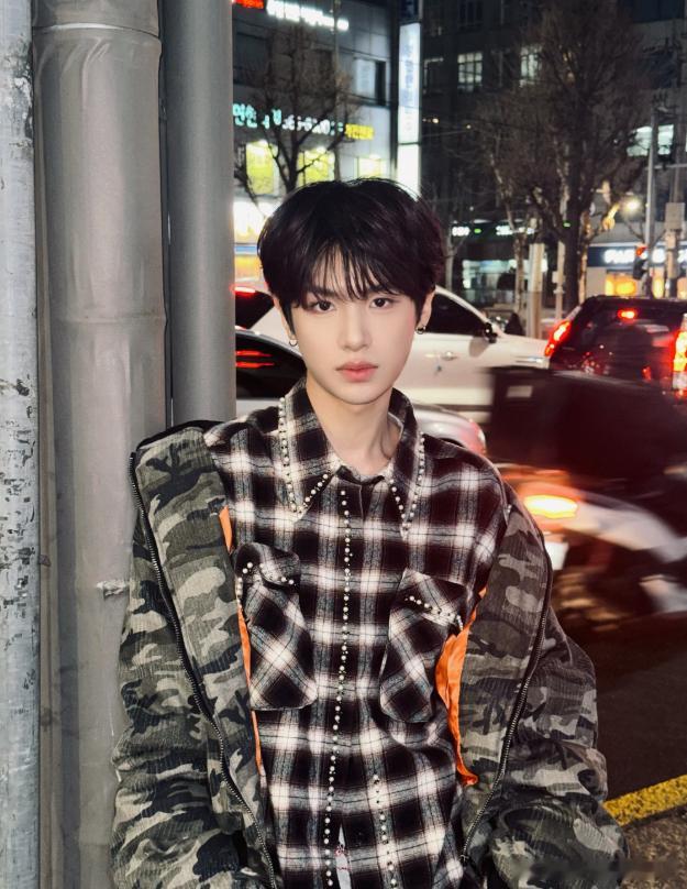 1.鞠婧祎面膜商务2.黄明昊海澜之家3.鹿晗福鹿家18号官宣4.腾讯古装剧《春日