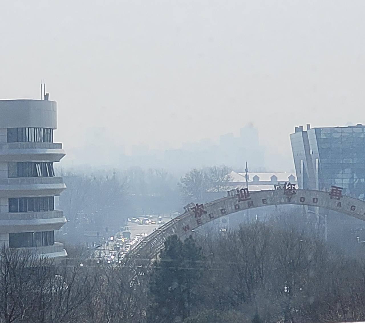 北京今天已连续4天雾霾。附北京照片及北京上海长沙空气质量报告。这几天还是上海空气