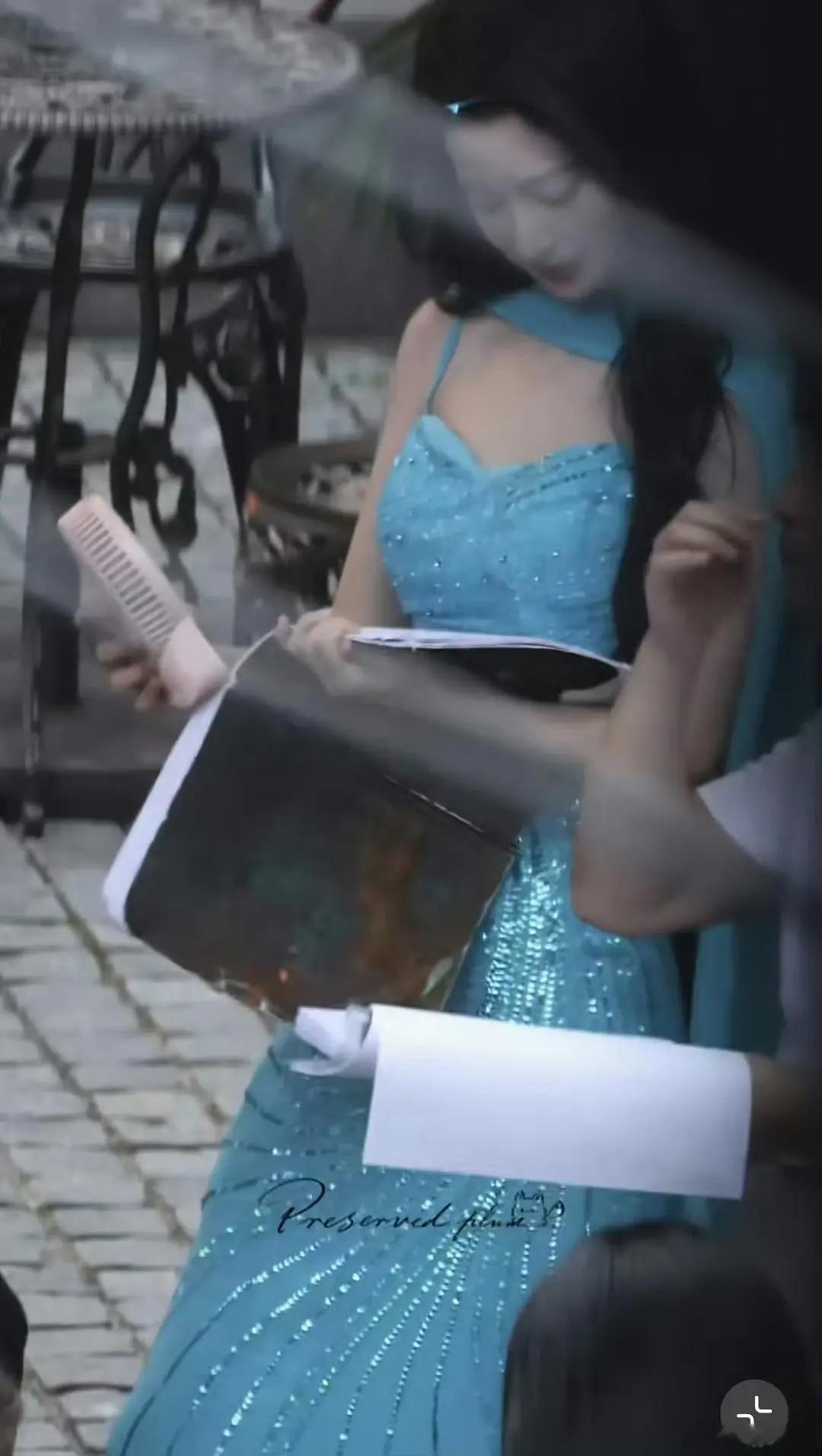 王楚然每天变着法的穿丑衣服 到底什么审美