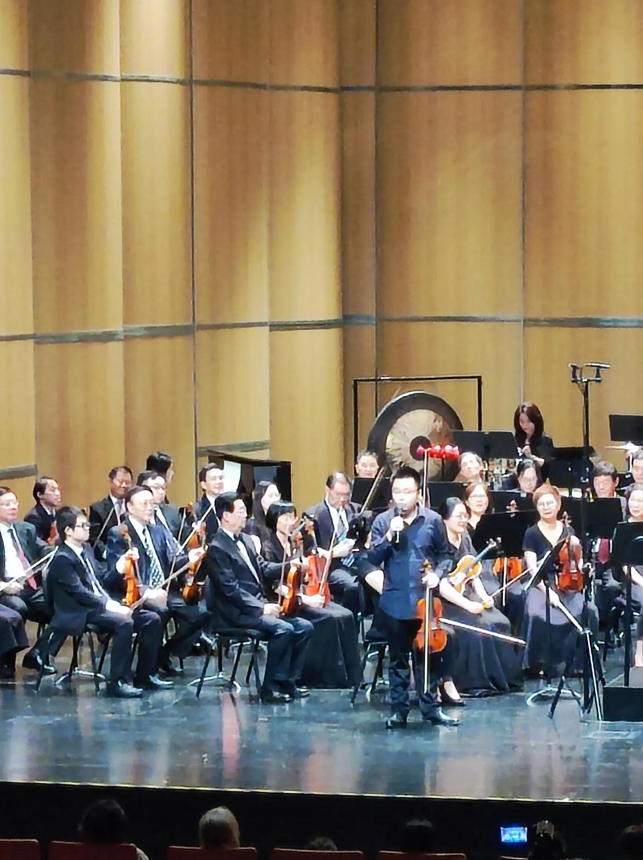 9月10日，教师节，与老师一起听一场音乐会。
一曲《梁祝》，让名族音乐走向了世界