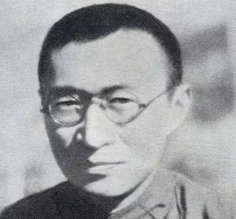 遵义会议上那关键一票究竟是谁投给了毛主席？这件事最终怎样改变了中国的历史命运
1