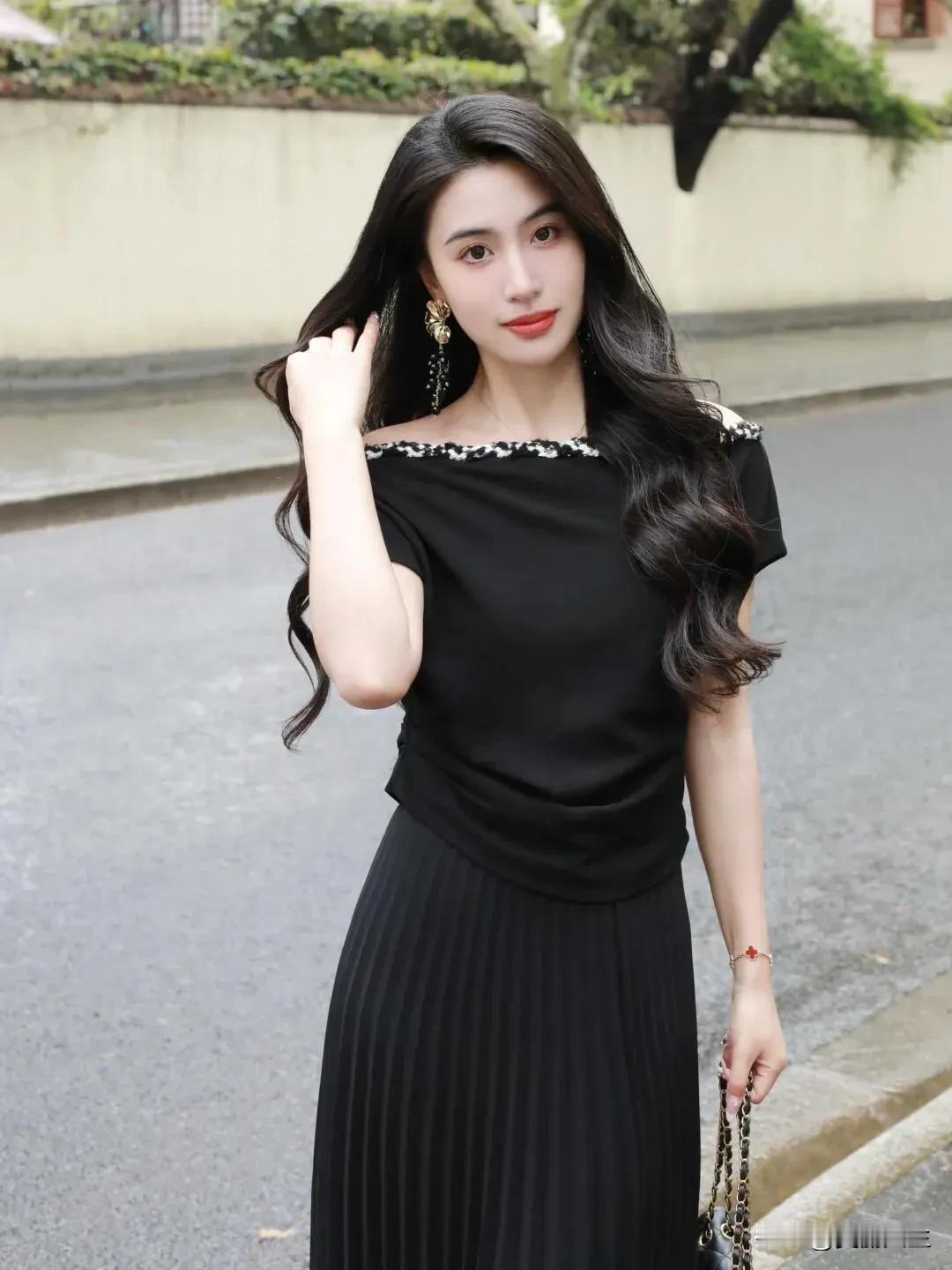 家里再好，也要经常出去走走，给眼开开荤，给心放个风... 如果觉得累了，就迈开腿