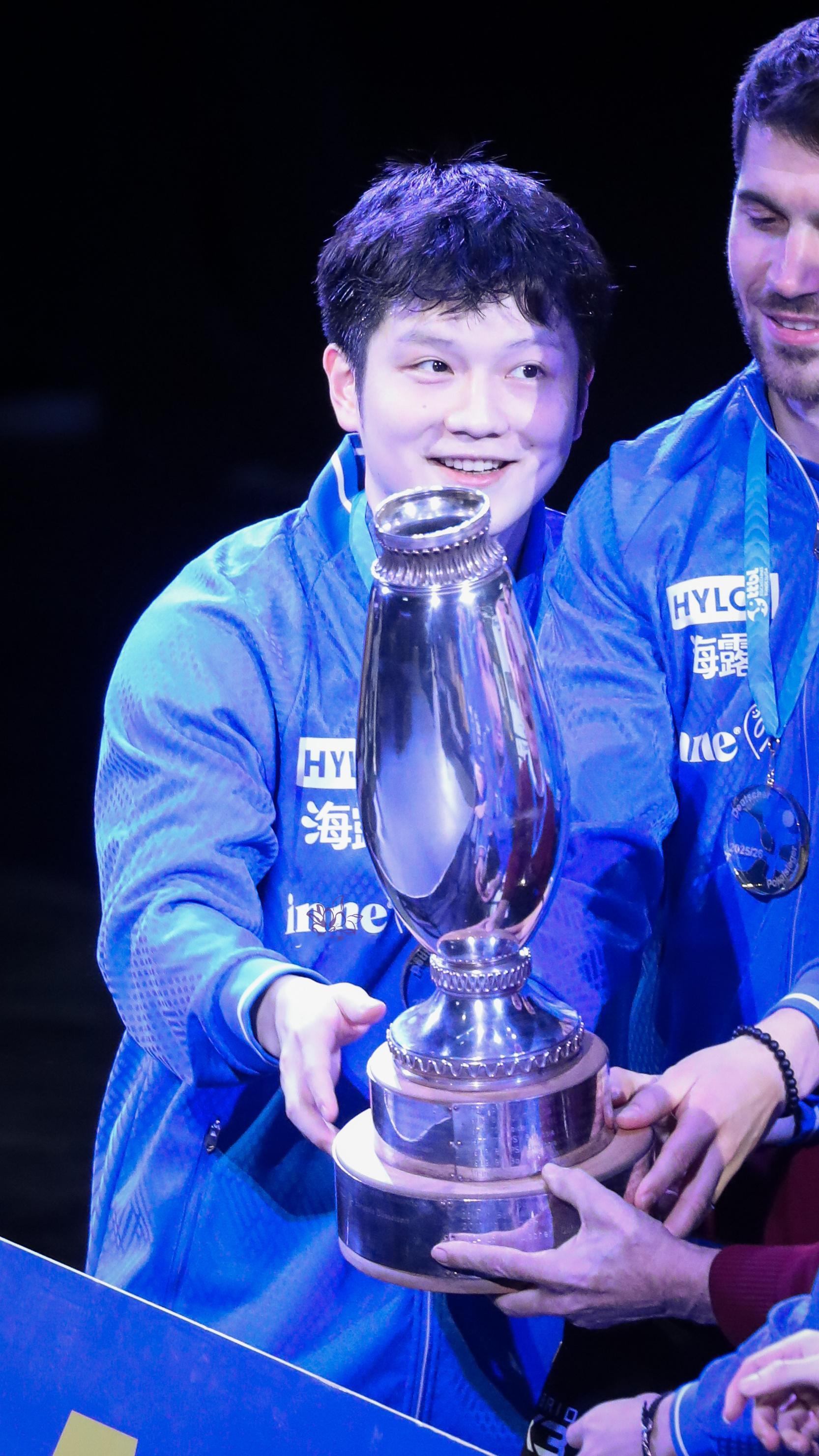 樊振东樊振东德国杯夺冠 一起走过一个又一个四季恭喜你樊振东