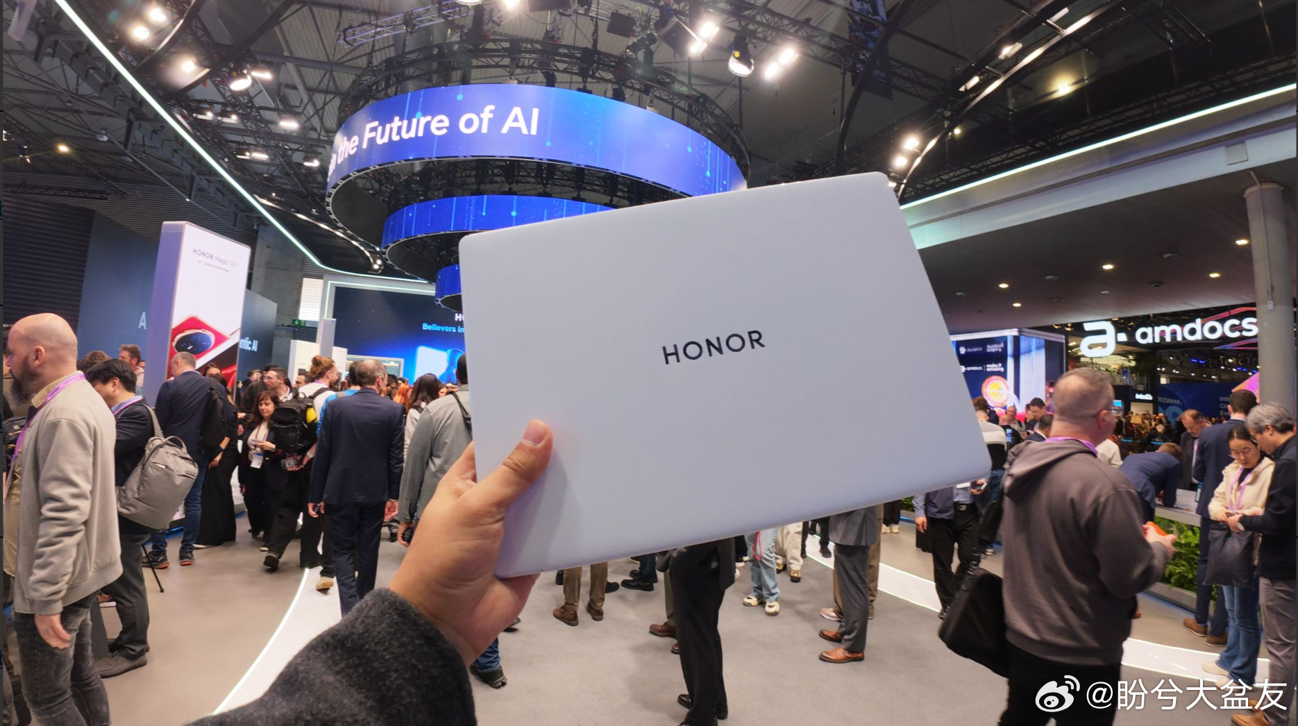 荣耀MagicBookPro14无插电13小时实测 我的MacBook Pro续