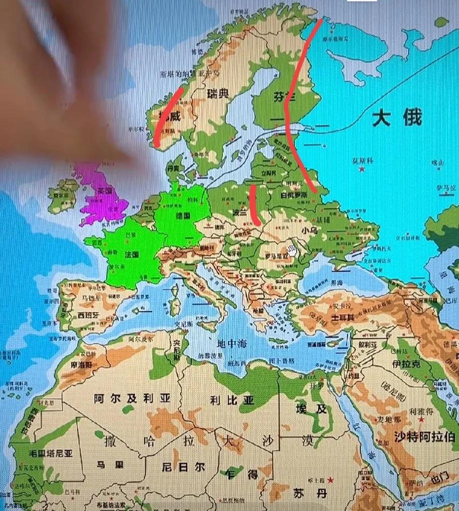 太尴尬了！大鹅的邻居开始孤立俄罗斯人！
保加利亚决定对在俄罗斯注册的汽车关闭边境