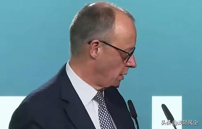 德国总理默茨访问中国后受刺激了：“我们做的远远不够，在坐的各位都会对自己说，我已