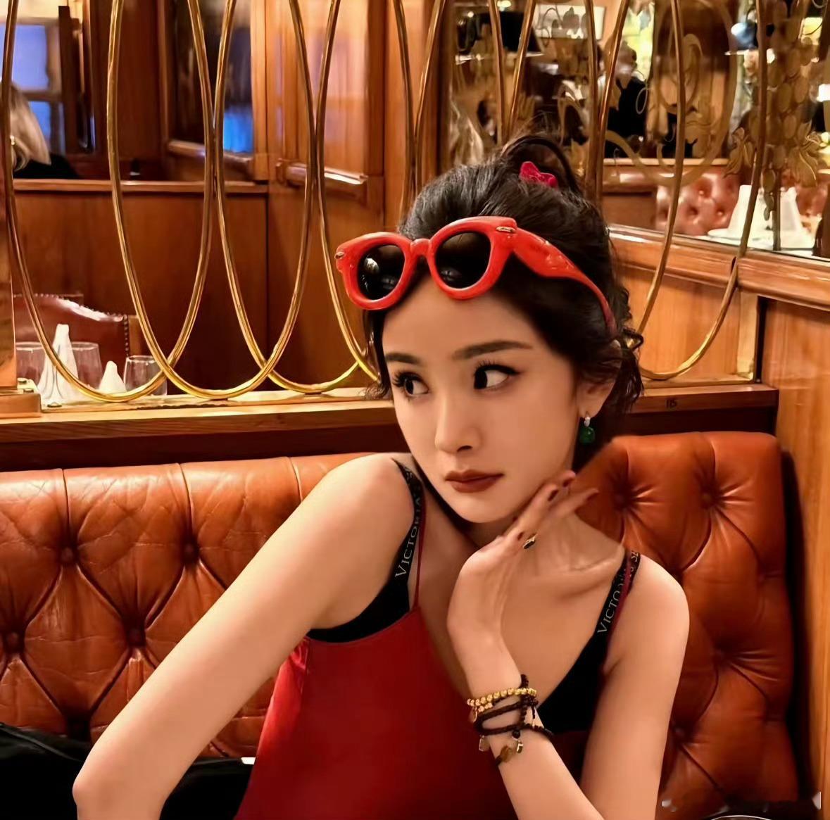 女明星的身材管理太强了，杨幂出道这么多年没胖过没丑过 杨幂出道这么多年没胖过没丑