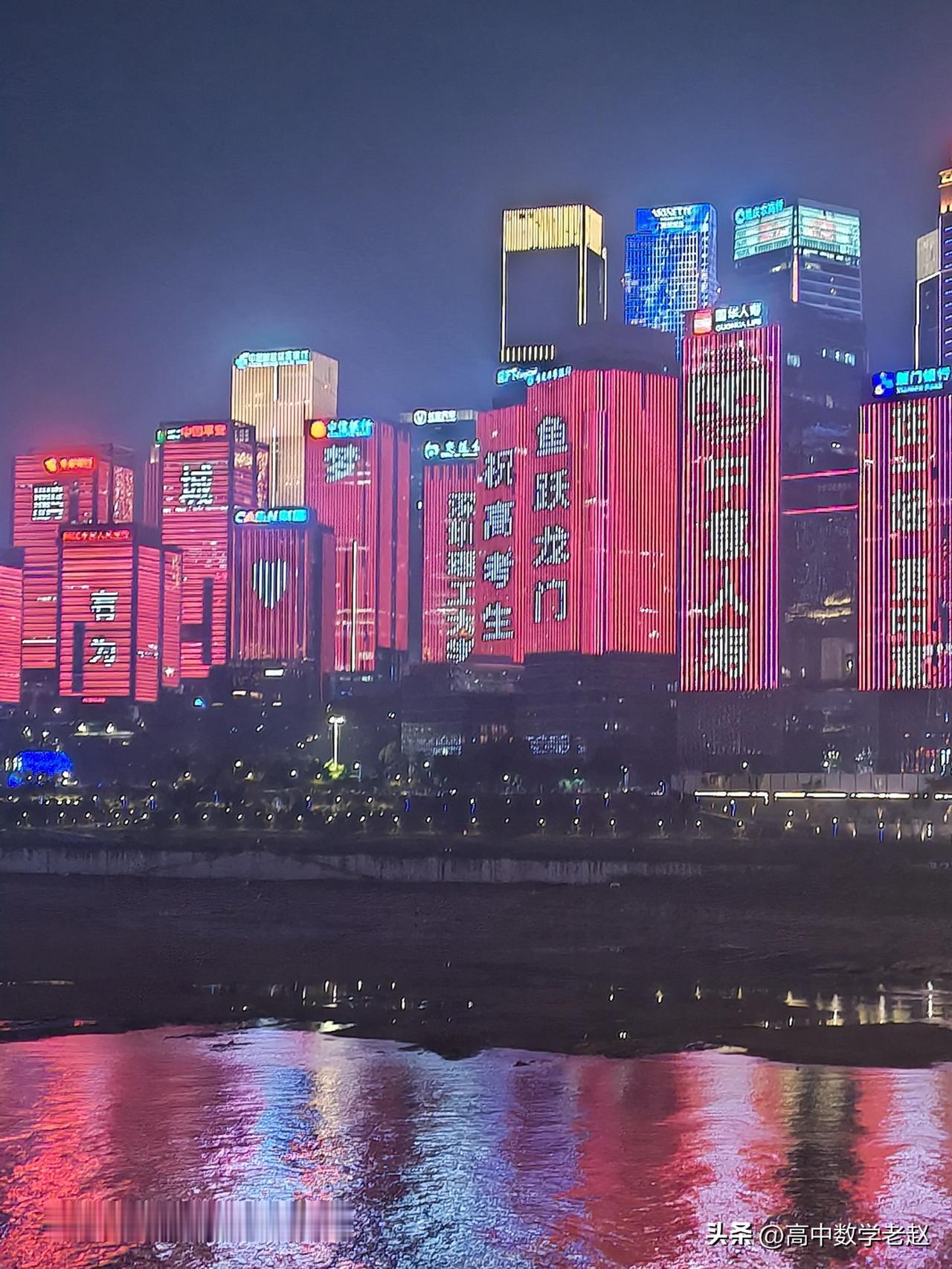 学习成绩的好坏，关键还是看学生自己是否愿意学习，是否能把心思用到学习上！
   