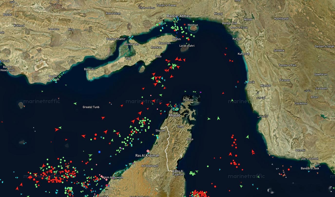 美伊正磋商结束战争计划 今天大量船正计划通过霍尔木兹海峡 中东局势