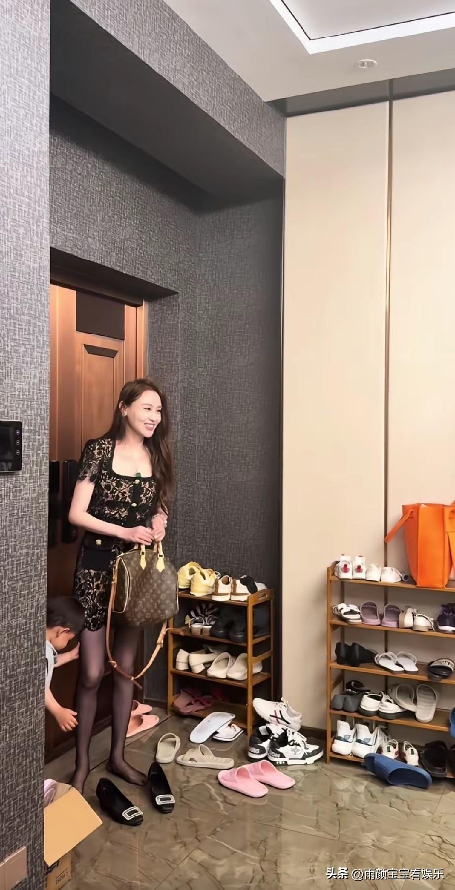 网友：这个当媳妇不错[赞]贤妻良母型！