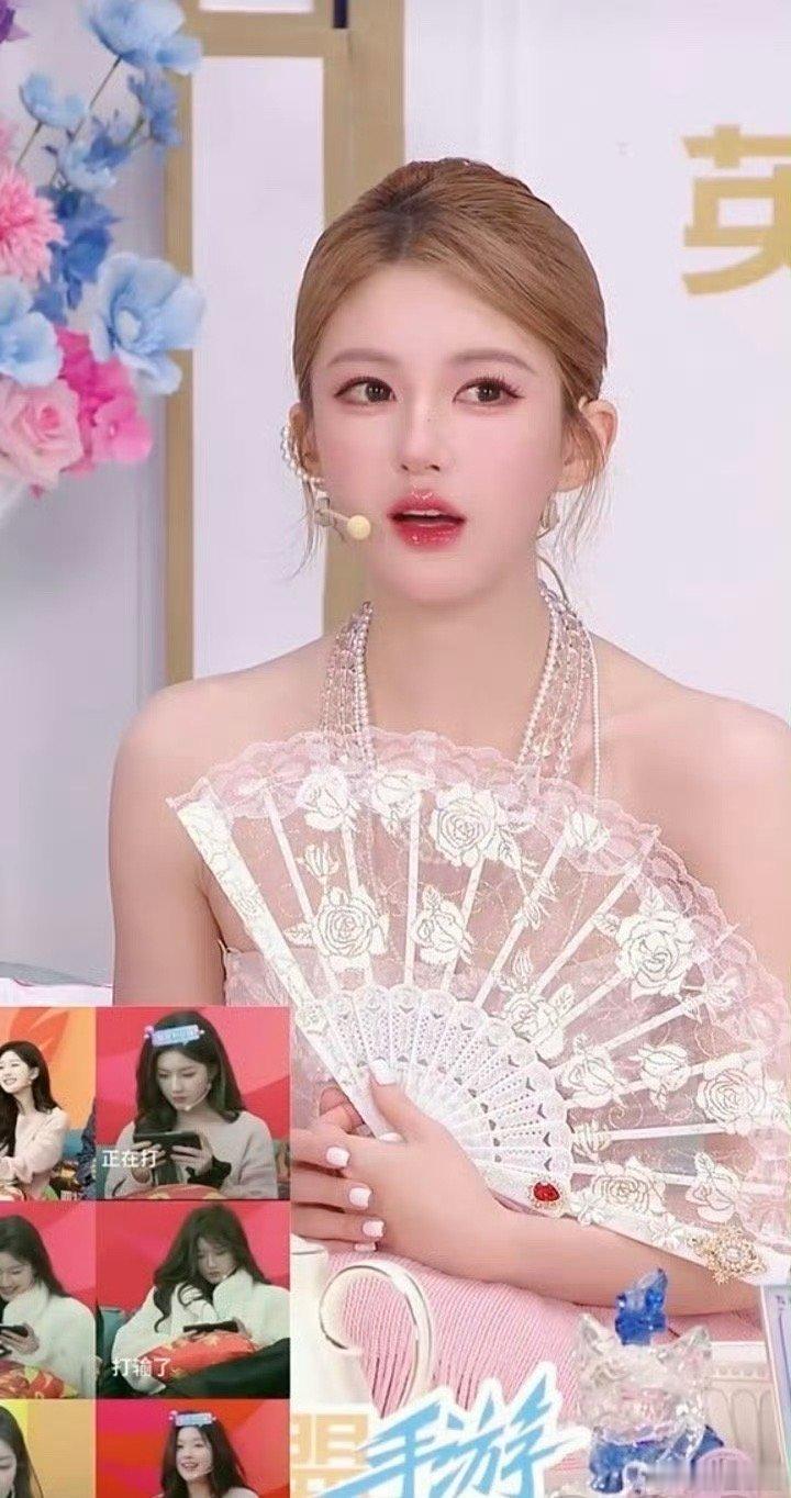 赵露思今天的直播截图，状态好好！粉粉嫩嫩的好像一个水蜜桃，露思你美！ ​​​