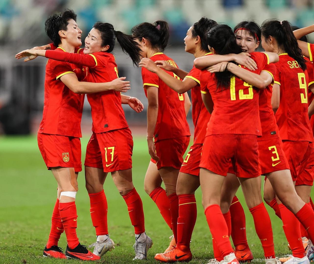 10月1日，女足B组：中国队🇨🇳1-1韩国队🇰🇷 两支女足球队均无缘晋级
