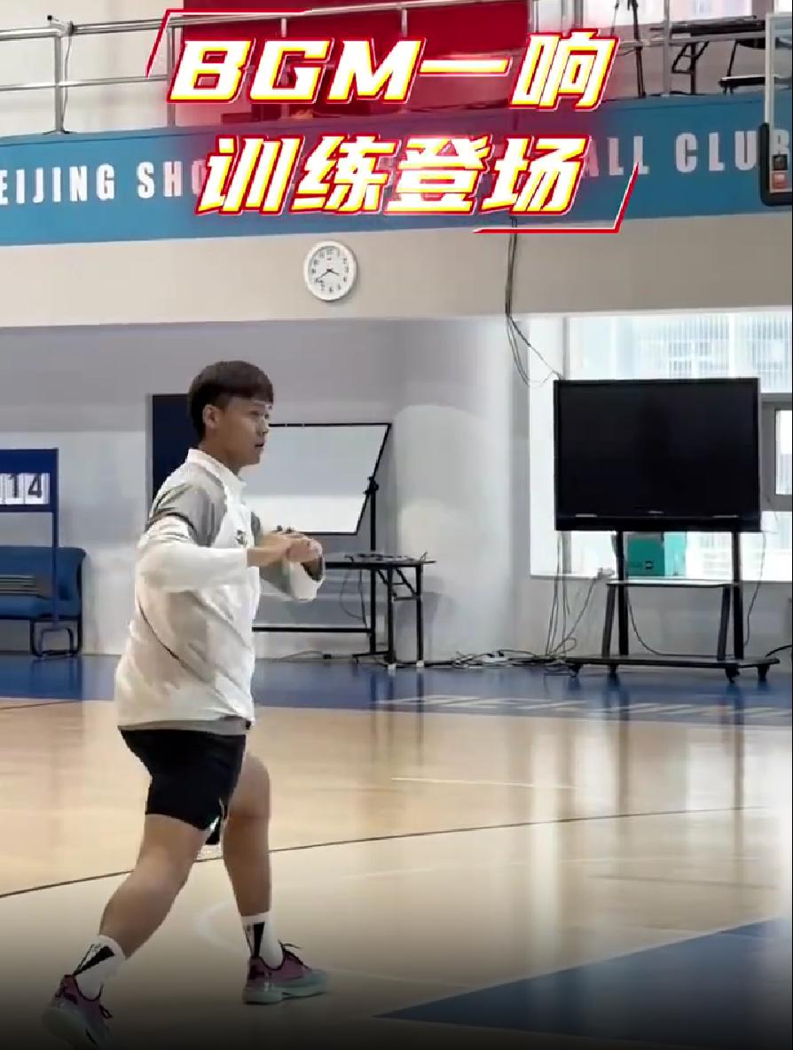 赵睿和周琦在俱乐部生龙活虎的训练，郭士强不考虑补招他们两个进国家队吗？

北京首