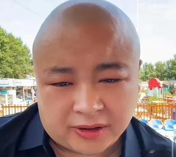 老狗呵斥驴姐就是不孝！

          老狗呵斥驴姐就是不孝顺，爹妈犯错儿