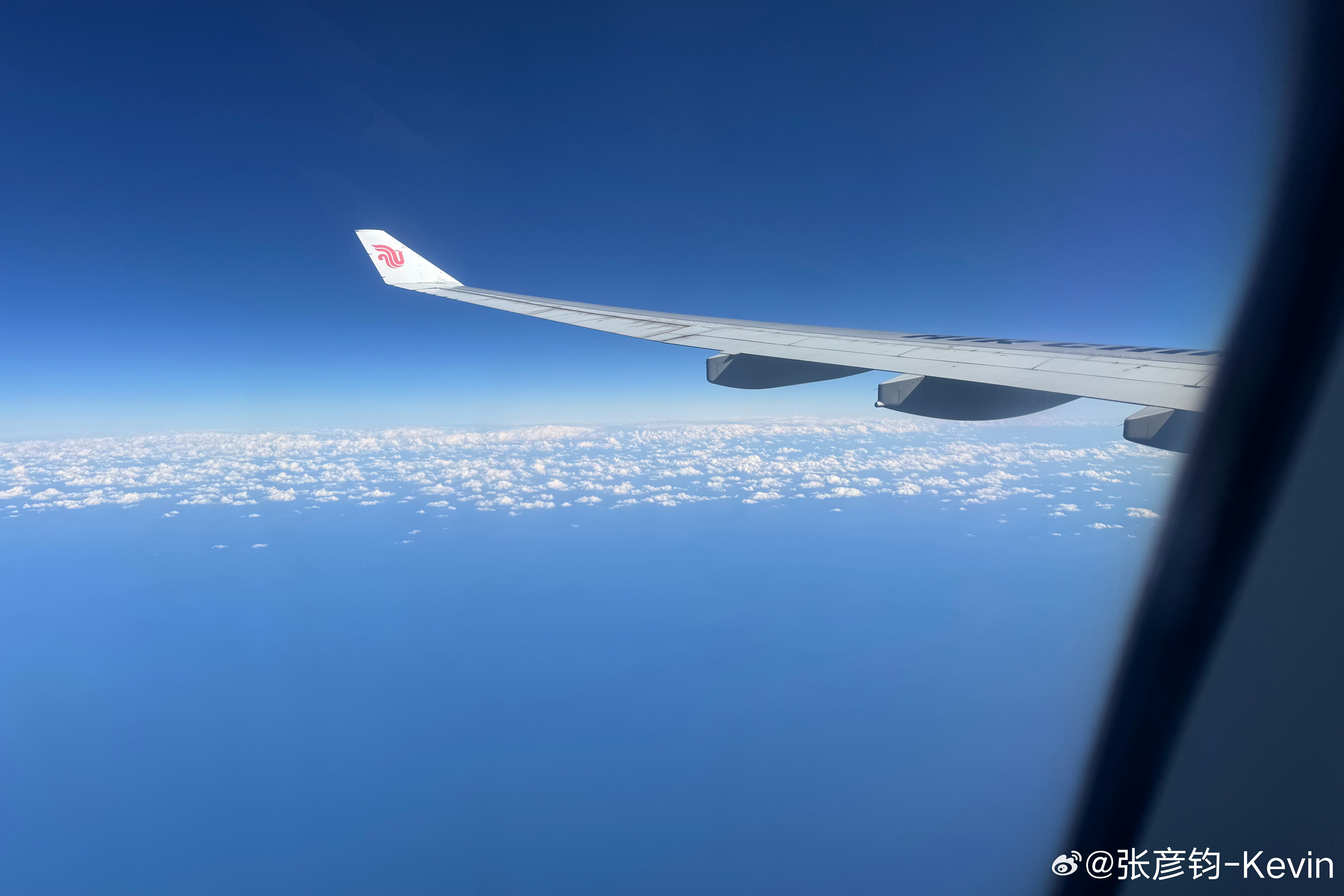 空中飞过横须贺，恍然才发现离上次来海港已过去9年，少年已成中年，好事是人瘦了不少