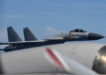 日本最近又出来说话了，指责中国的战斗机用火控雷达“照射”了他们的飞机。

事情发