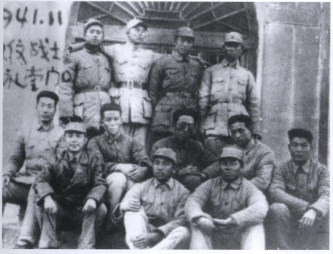 [太阳]1937年，一老乡给西路军电台台长耿锡祥做了一碗面条。耿锡祥狼吞虎咽时无