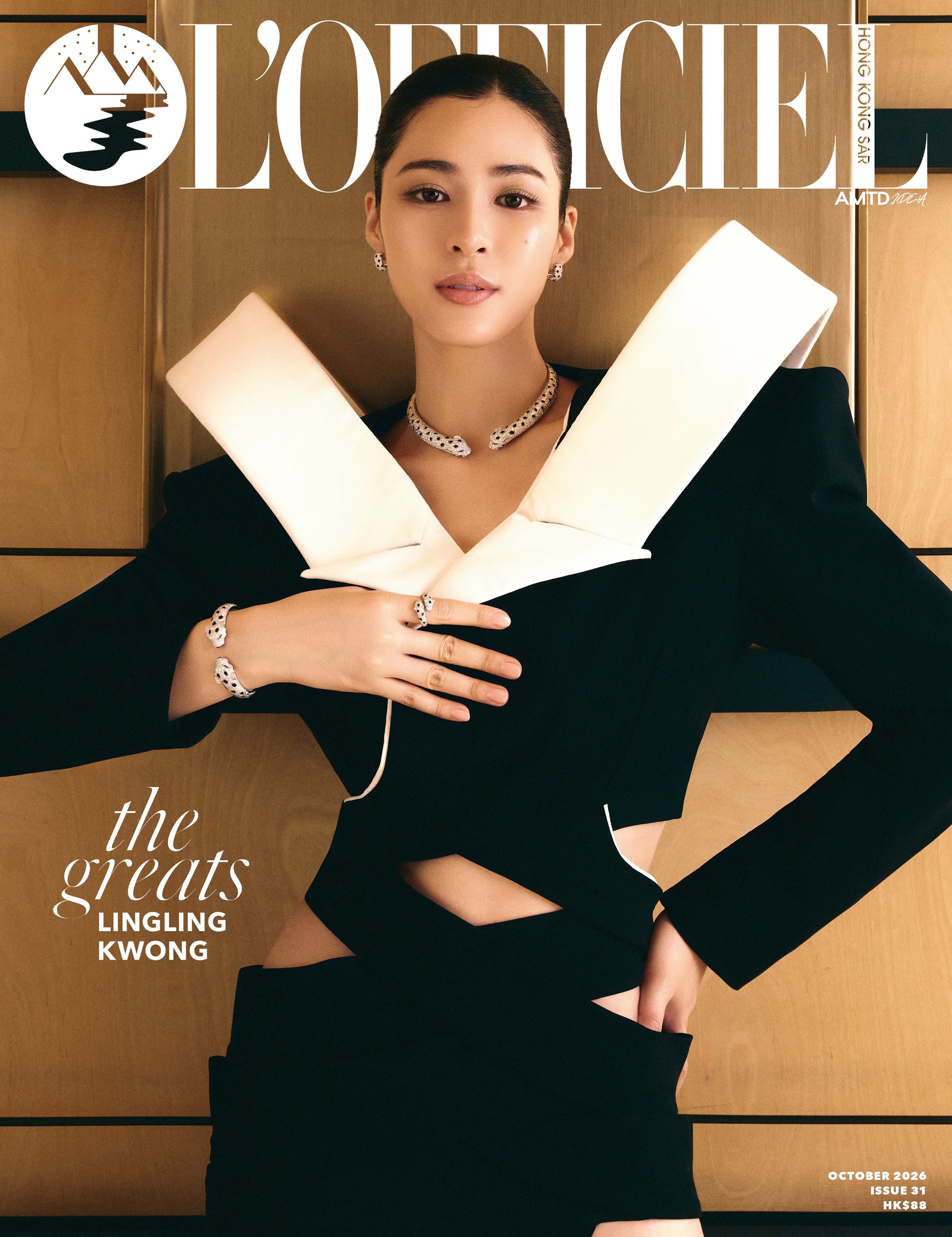 《L'OFFICIEL HK》更新邝玲玲十月刊“镜头前的邝玲玲，总是能够迅速进入